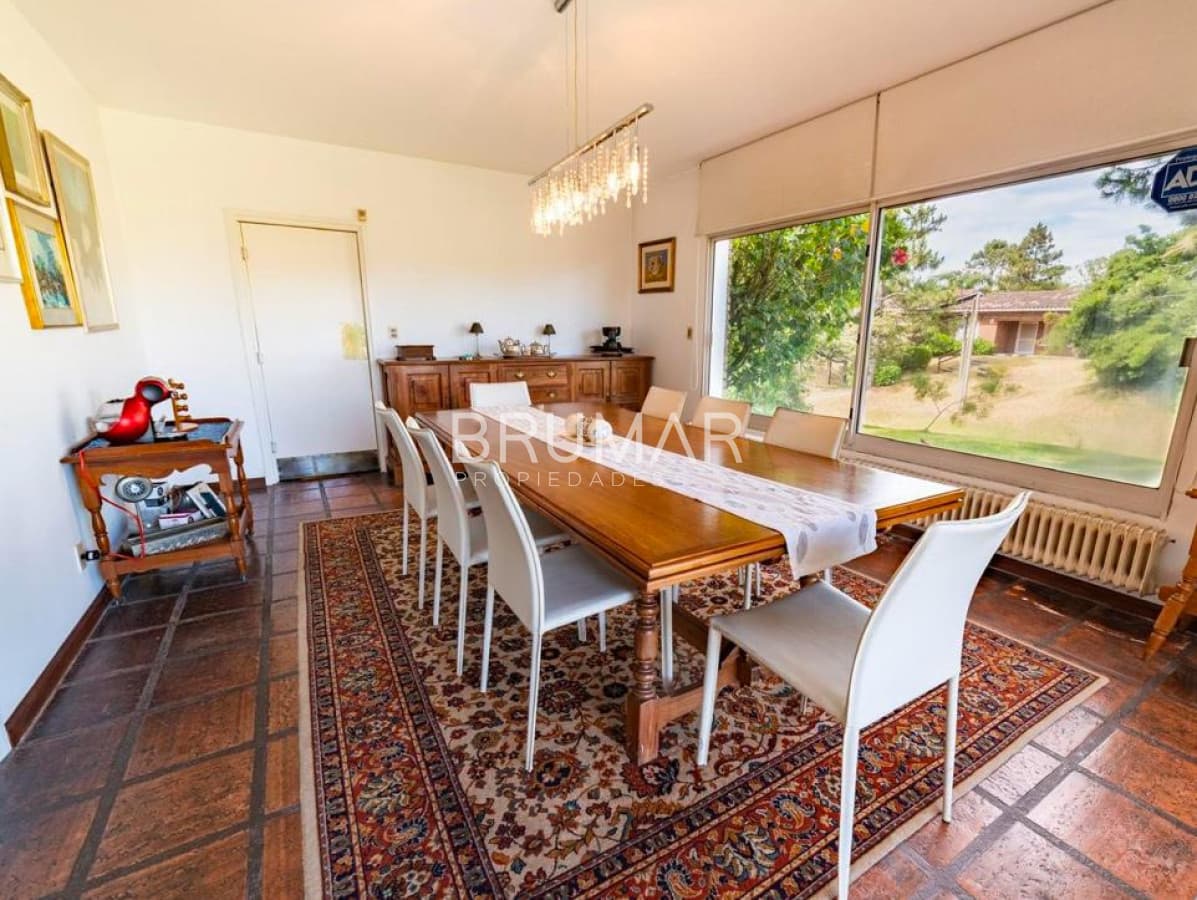 Venta de casa 6 dormitorios a una cuadra del mar