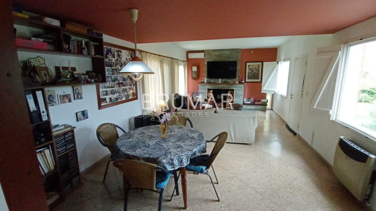 Venta casa en Pinares a pasos del mar