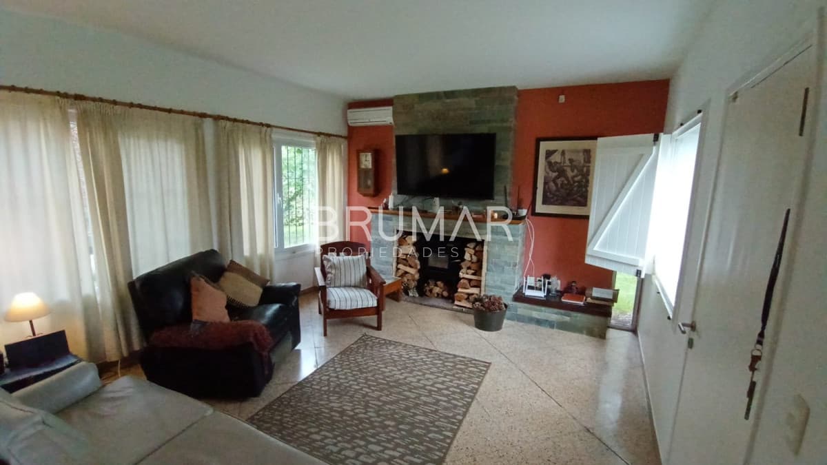 Venta casa en Pinares a pasos del mar