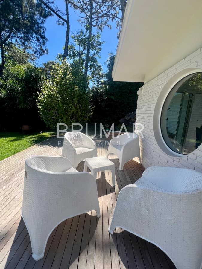 Alquiler de verano playa mansa 4 dormitorios  -