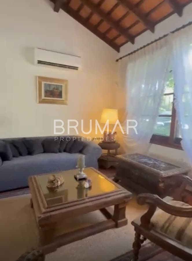 Casa en venta con potencial a zona comercial