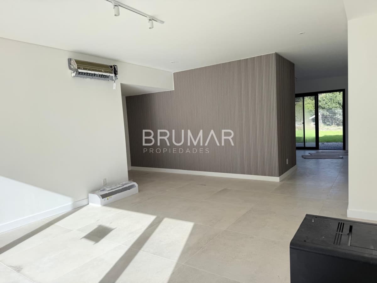 Casa venta Burnett 3 dormitorios, 2 baños, toillete