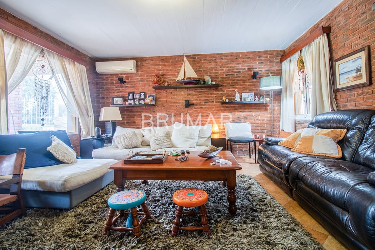 Venta casa en oportunidad a pasos de playa mansa.