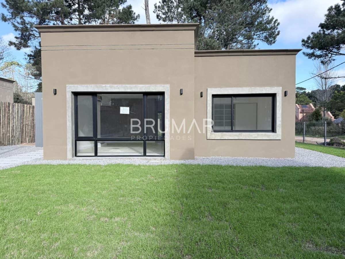 Casa venta Burnett 3 dormitorios, 2 baños, toillete