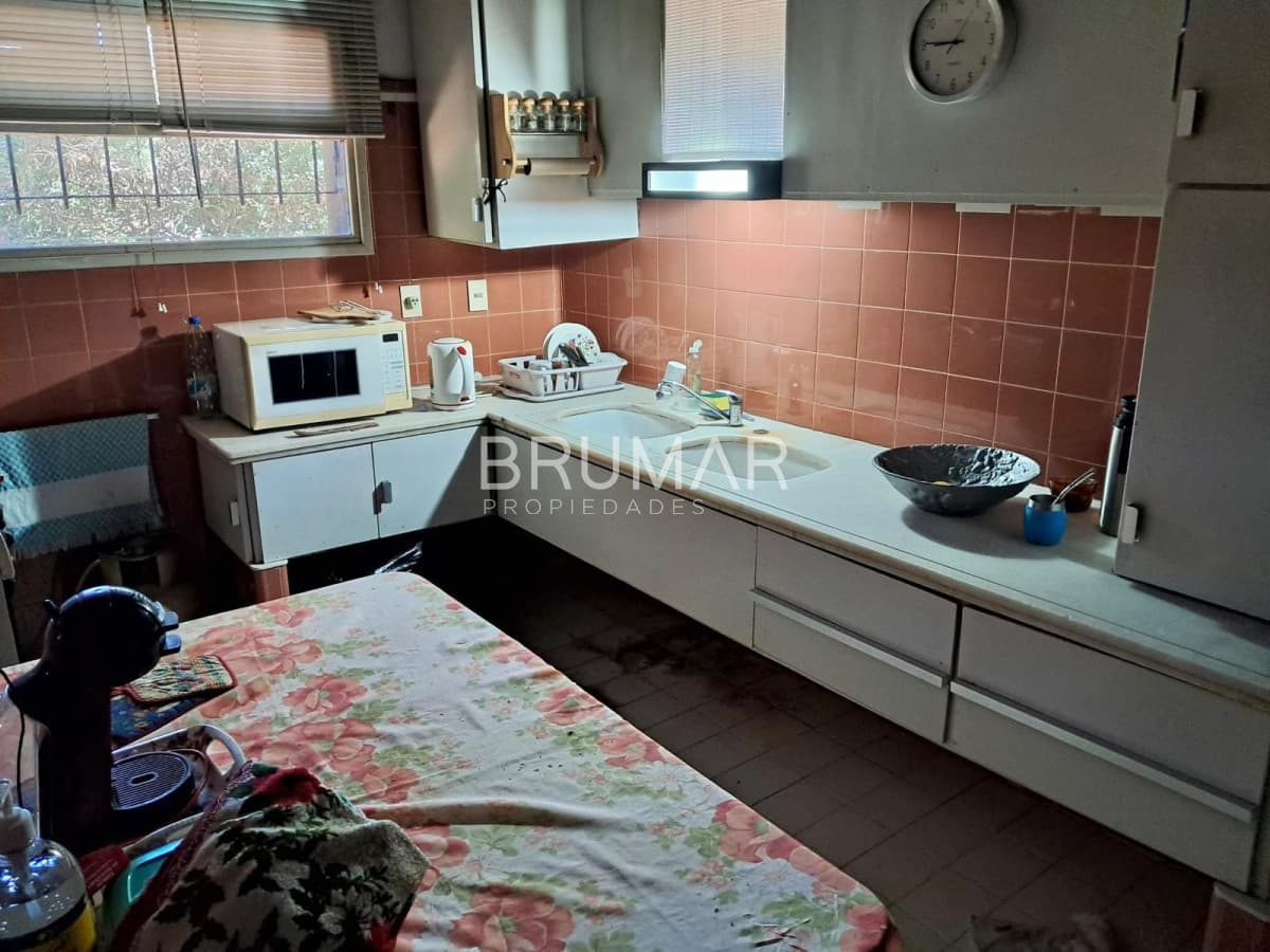 Venta de casa en excelente zona para fines de vivienda y comercial