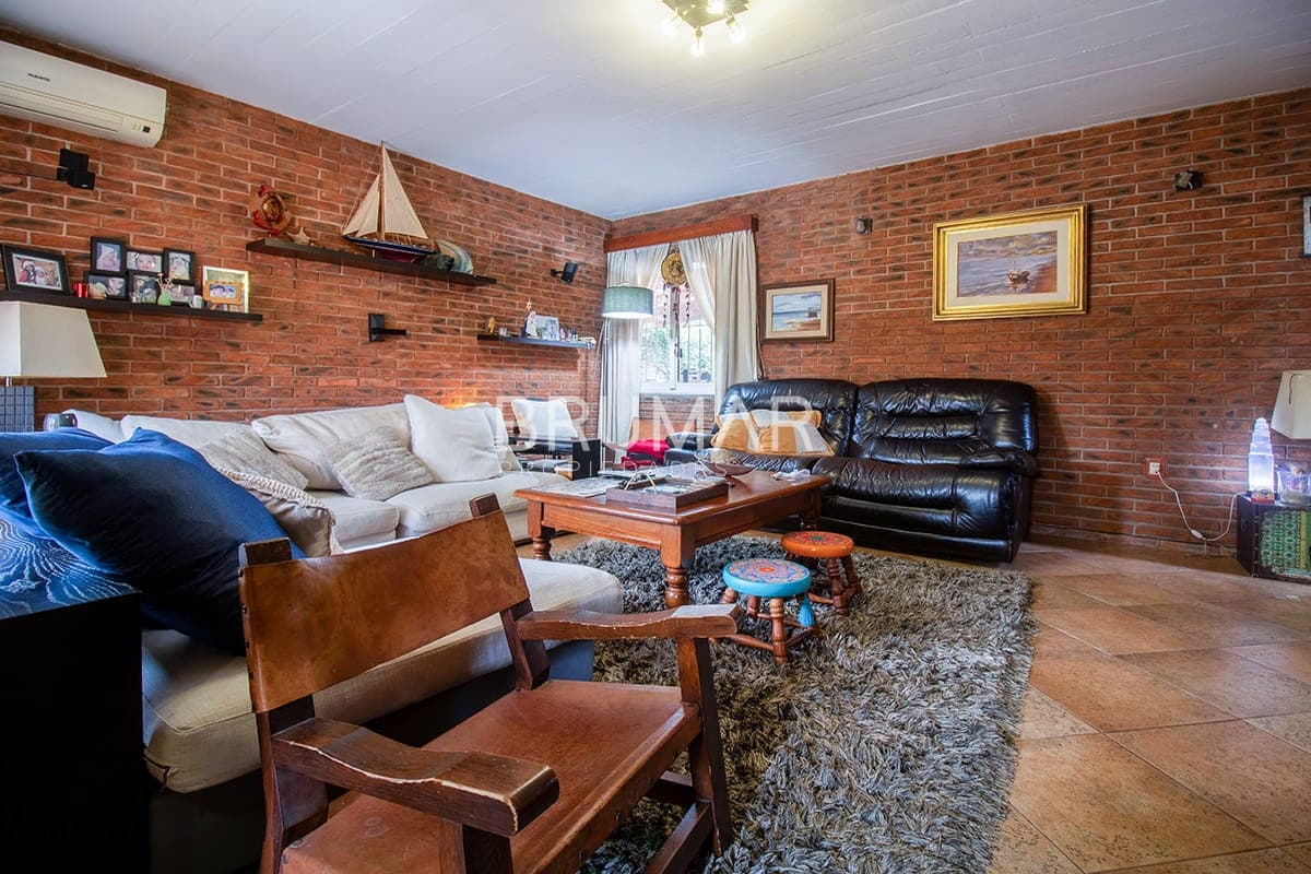 Venta casa en oportunidad a pasos de playa mansa.