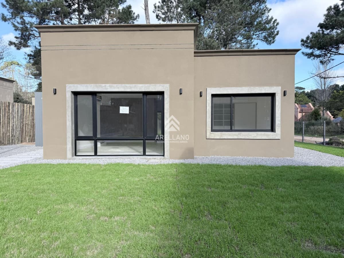 Casa ID.6830 - Casa venta Burnett 3 dormitorios