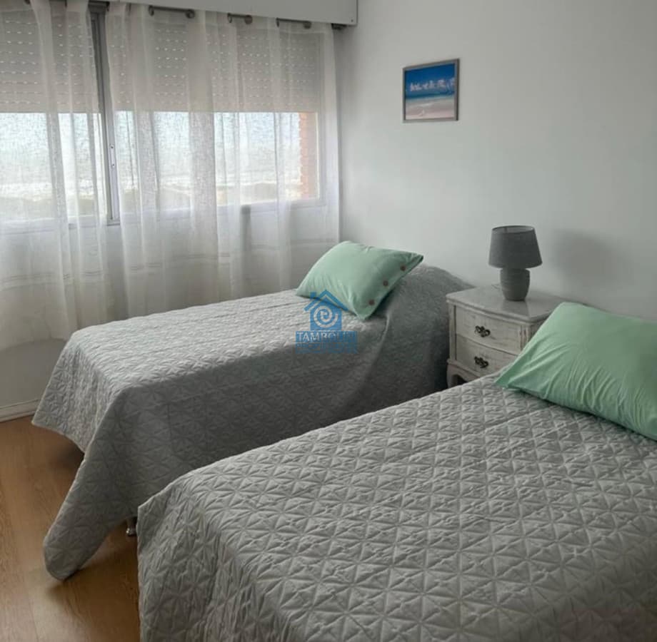 Apartamento en alquiler anual 3 dormitorios Punta del Este  -