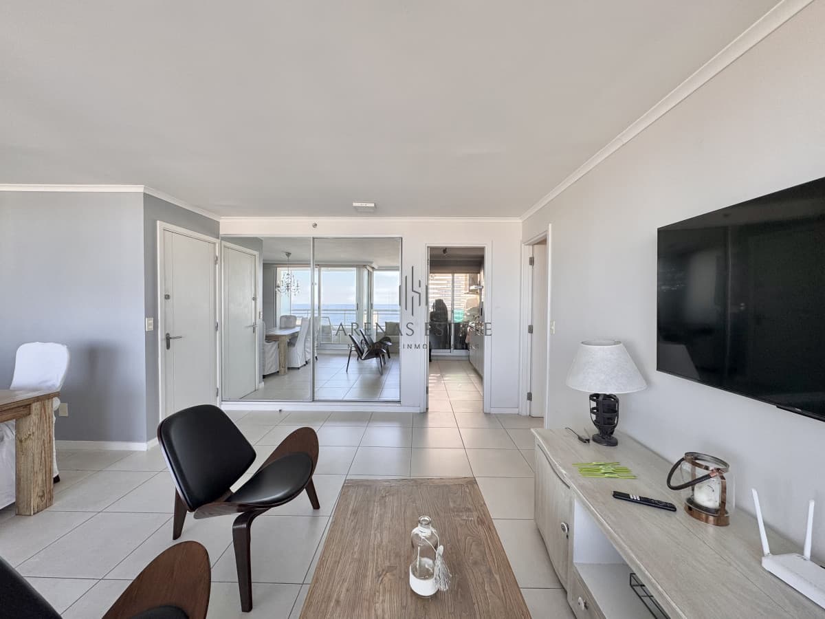 Apartamento ID.4793 - Apartamento en venta 2 dormitorios Aidy Grill Punta del Este Ocean Drive piso alto vista al mar
