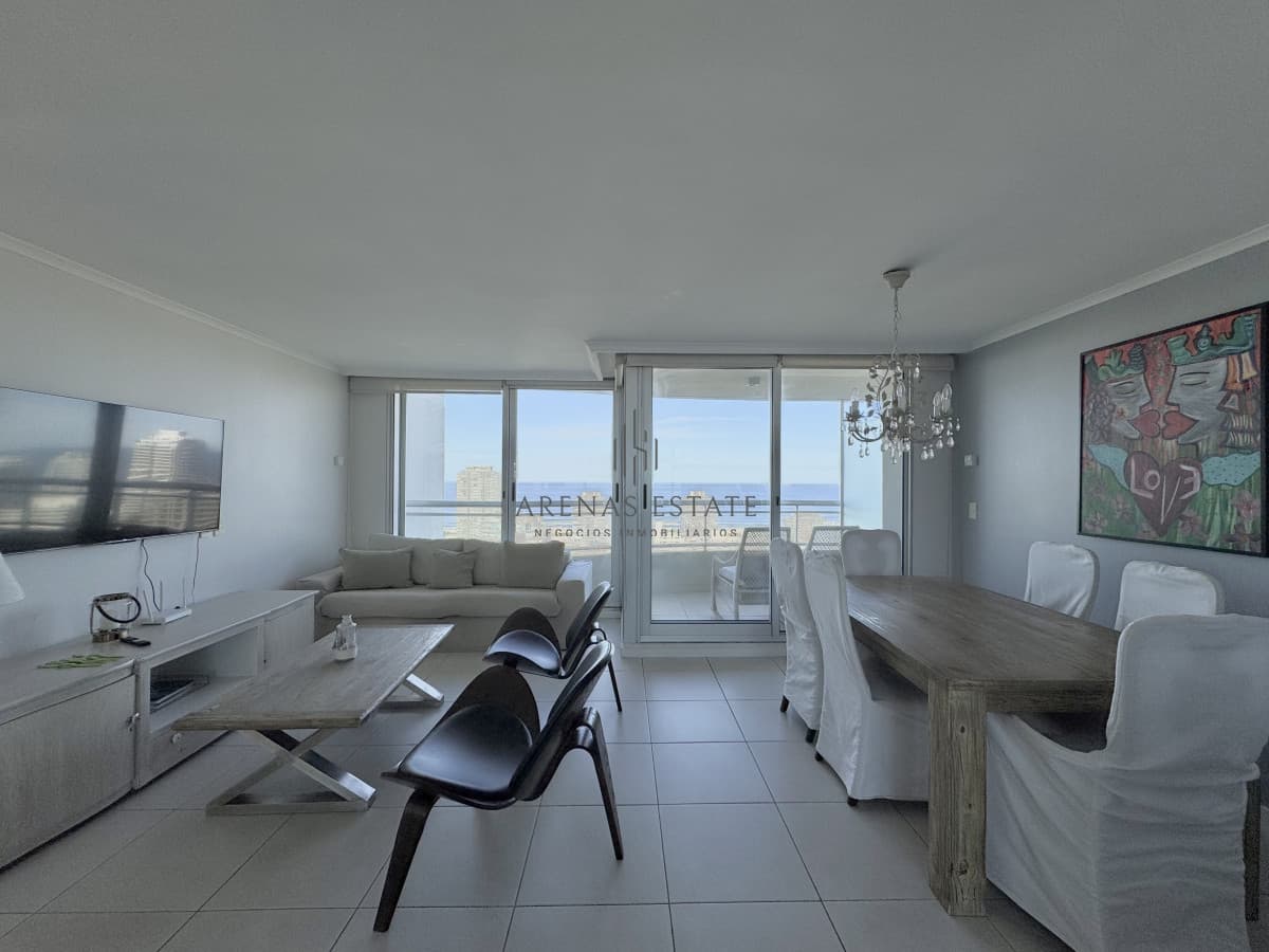 Apartamento ID.4793 - Apartamento en venta 2 dormitorios Aidy Grill Punta del Este Ocean Drive piso alto vista al mar