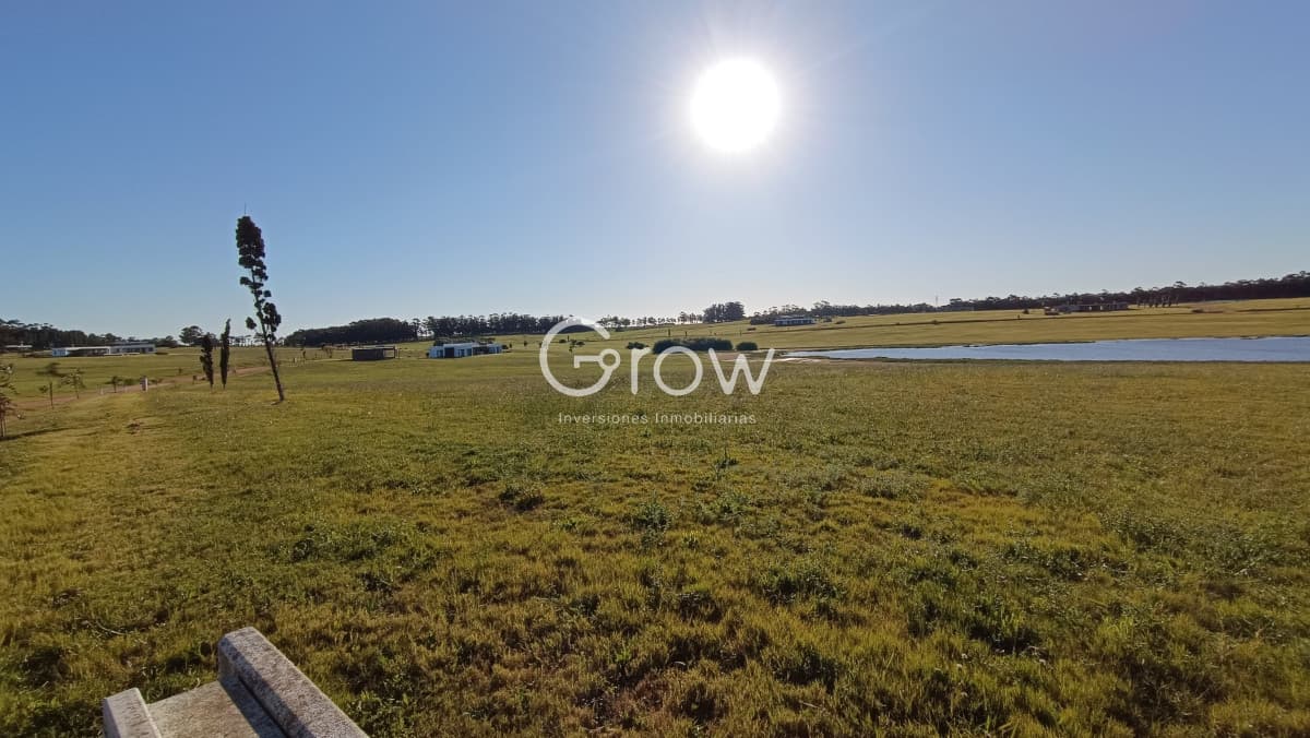 Terreno en venta en Laguna de los Cisnes Barrio Privado Punta del Este