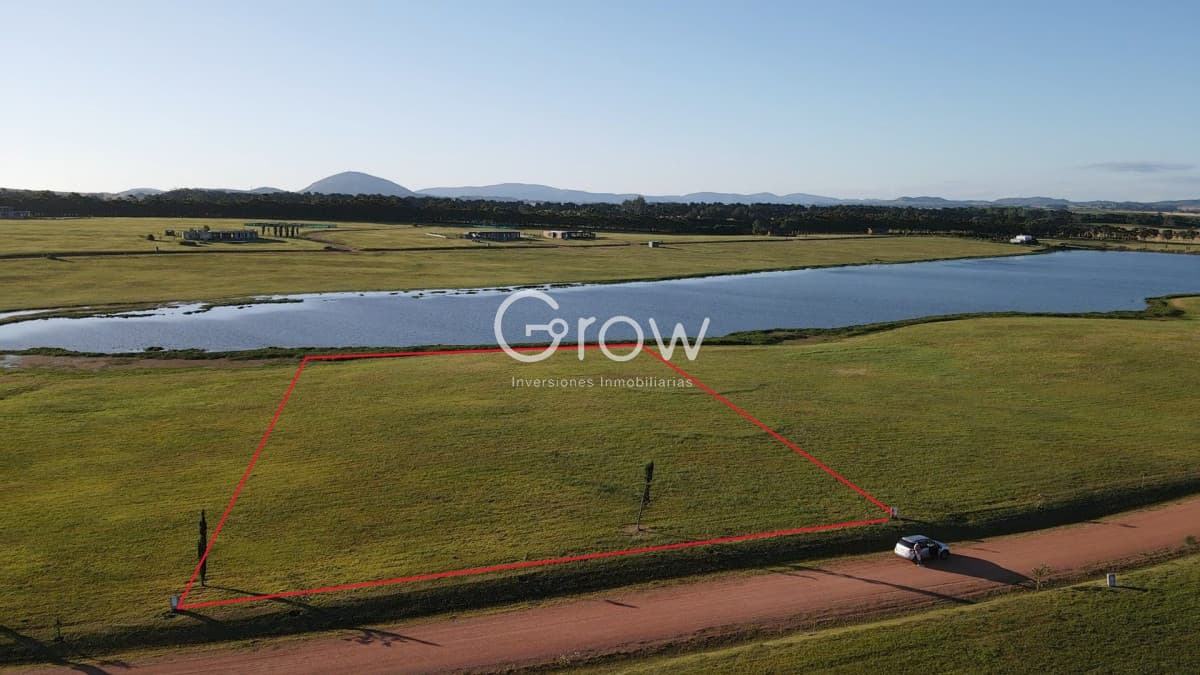 Terreno en venta en Laguna de los Cisnes Barrio Privado Punta del Este