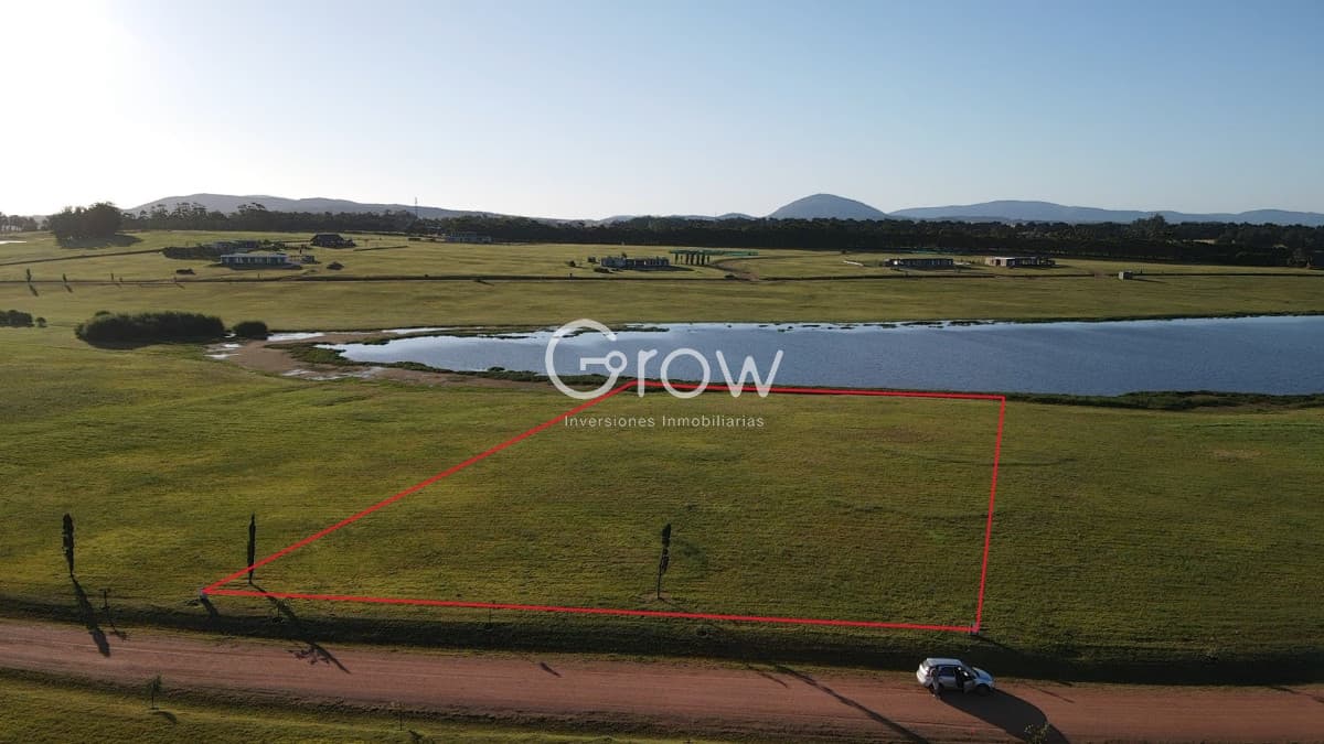 Terreno en venta en Laguna de los Cisnes Barrio Privado Punta del Este