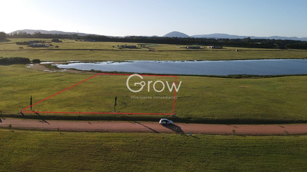 Terreno en venta en Laguna de los Cisnes Barrio Privado Punta del Este