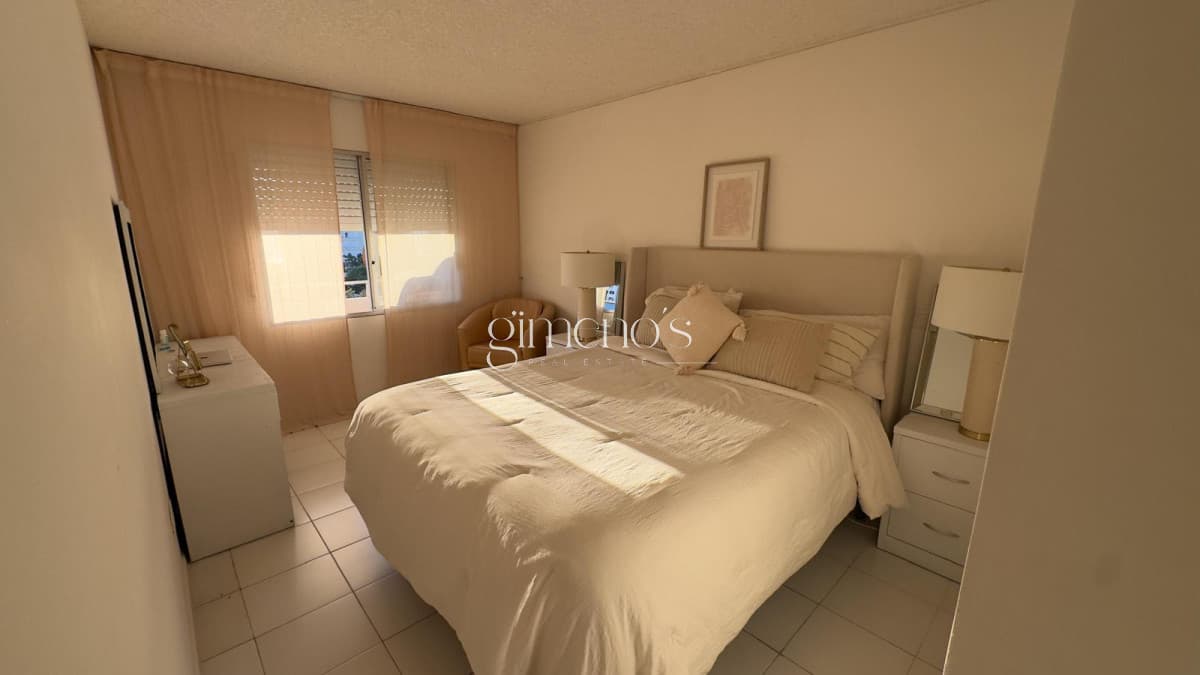 Venta de Apartamento de 2 Dormitorios - Playa Brava - Punta del Este