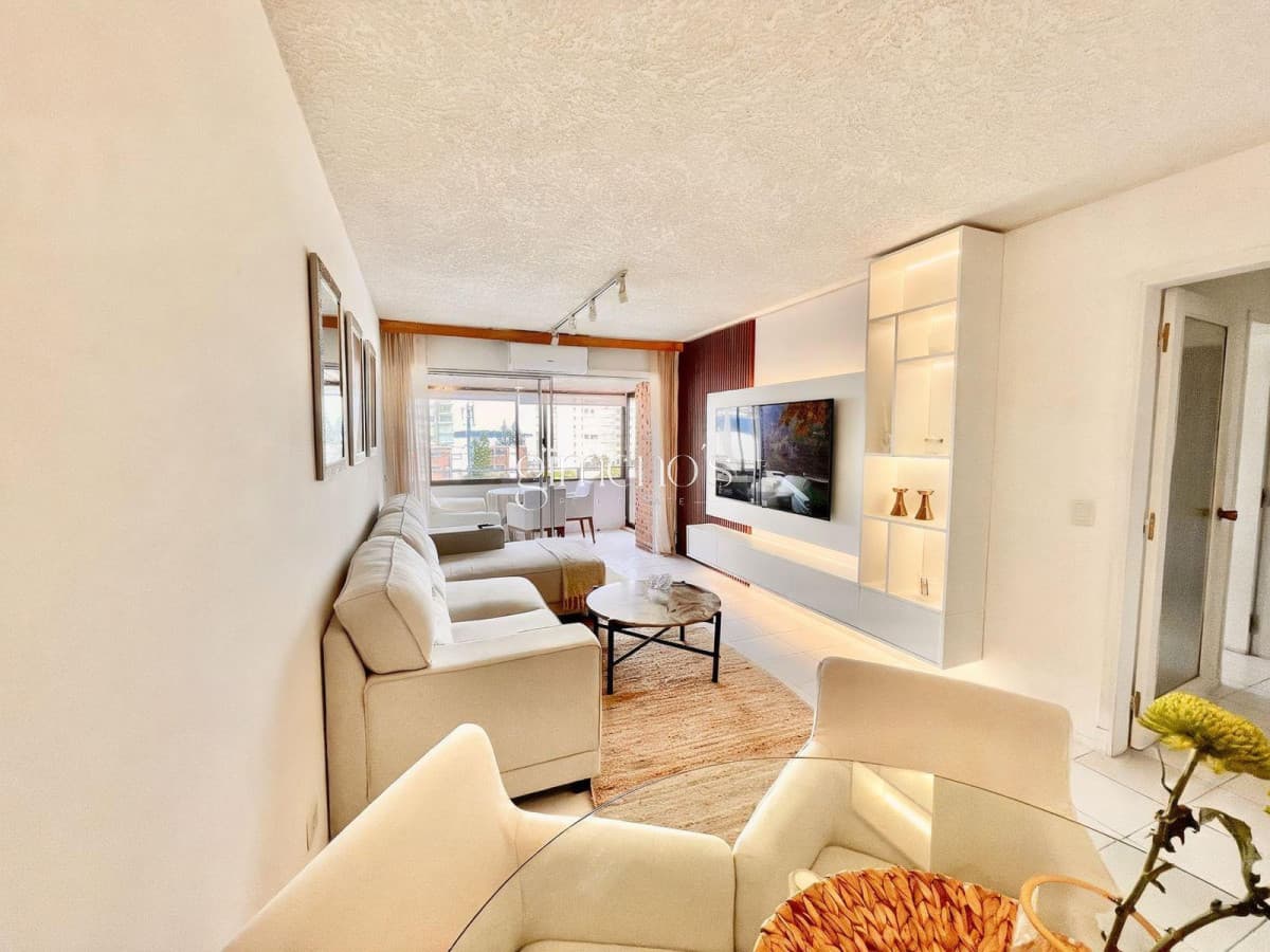 Venta de Apartamento de 2 Dormitorios - Playa Brava - Punta del Este