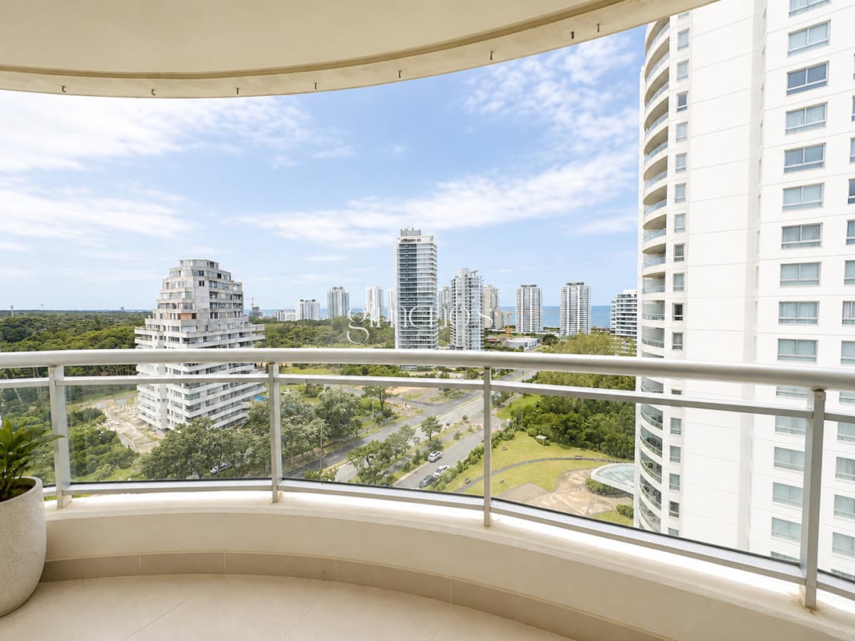 Apartamento de 2 Dormitorios en venta - Punta del Este - Torre Ocean Drive, Aidy Grill