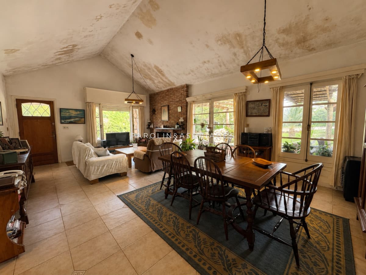 Casa en Venta de 4 Dormitorios en Playa Mansa, Punta del Este