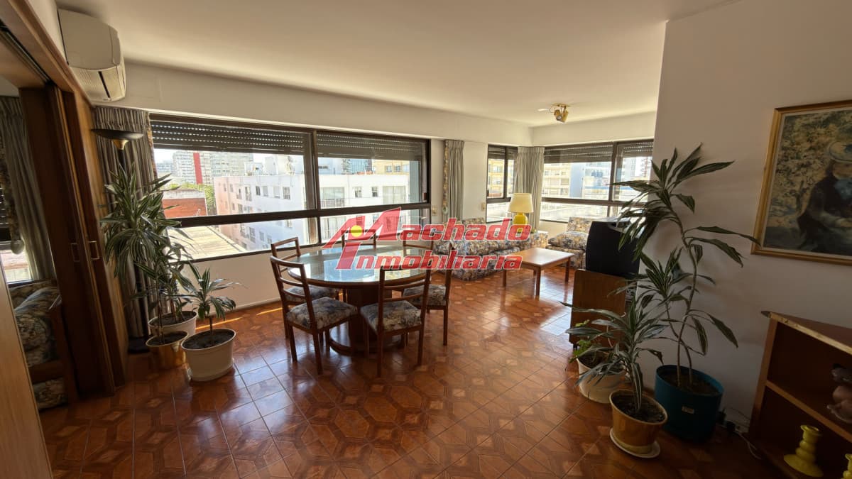 Venta Apartamento 2 Dormitorios y Dependencia Península Punta del Este