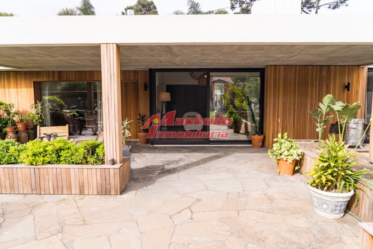Venta Casa 4 dormitorios mas dependencia Punta del Este