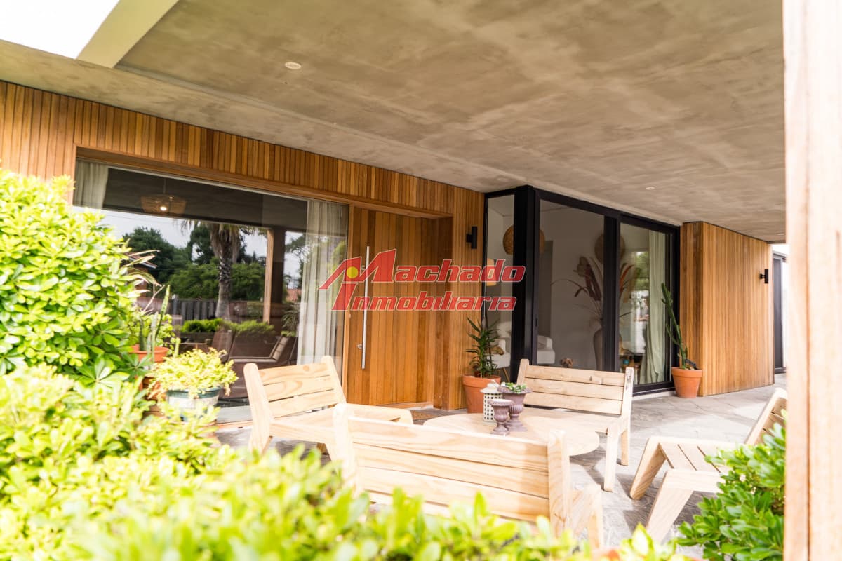 Venta Casa 4 dormitorios mas dependencia Punta del Este