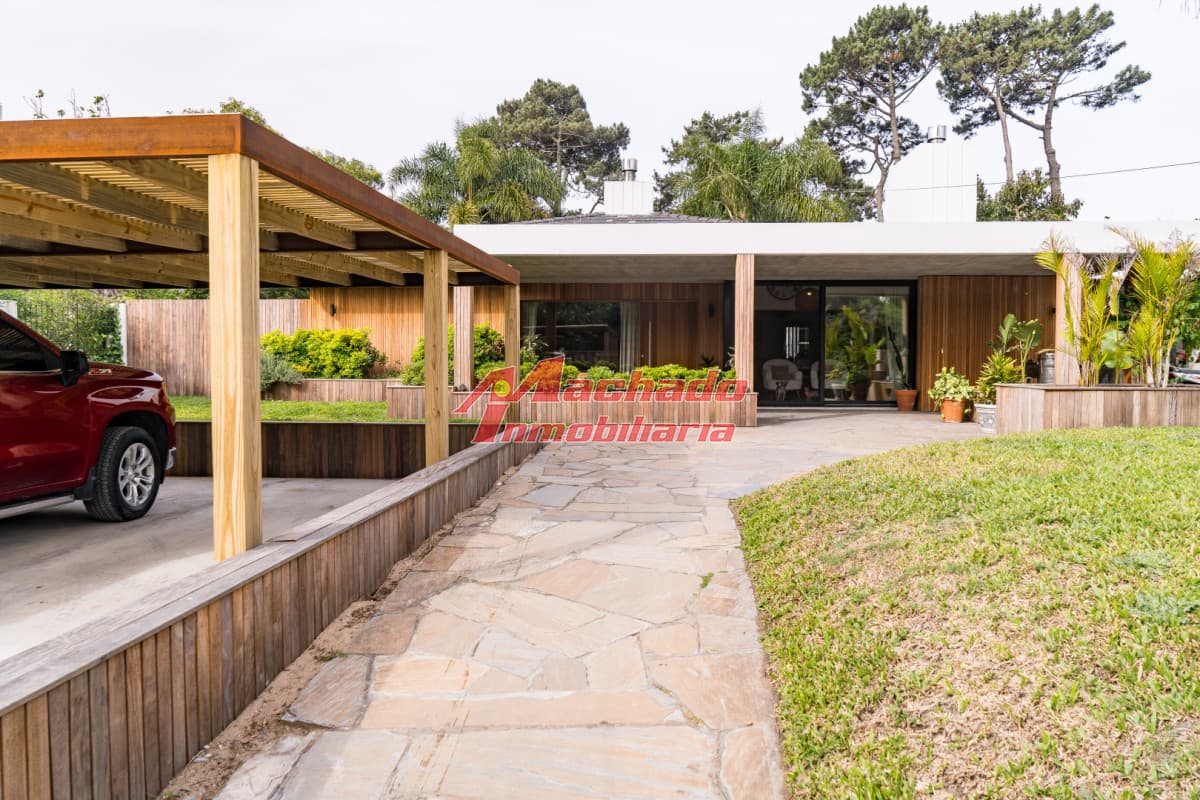 Venta Casa 4 dormitorios mas dependencia Punta del Este