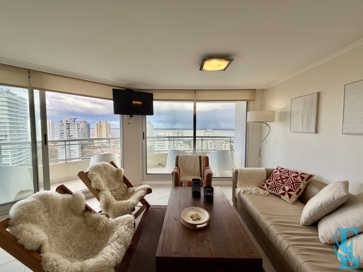 Alquiler apartamento tres dormitorios Punta del este playa Brava edificio Ocean Drive
