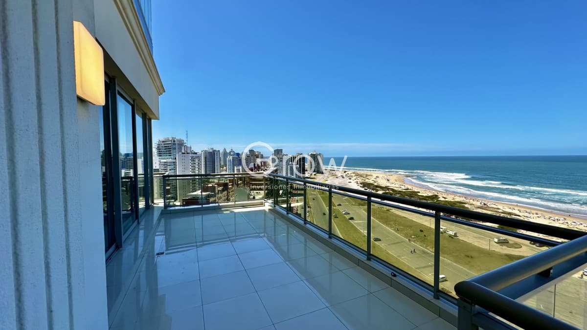 Venta Apartamento 5 dormitorios en suite brava