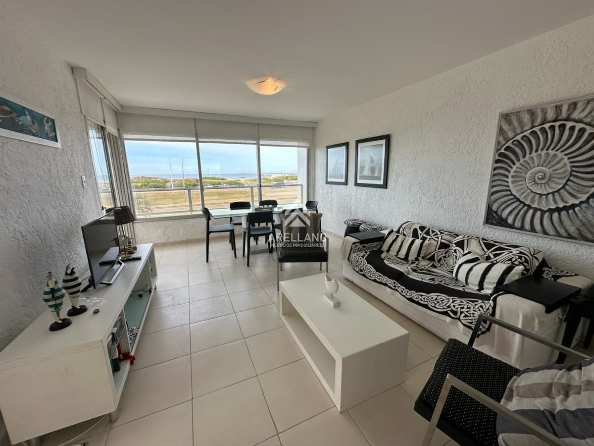 Apartamento ID.3805 - Venta apartamento 2 dormitorios y medio.