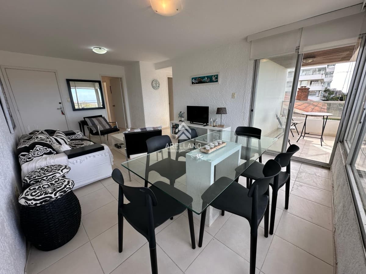 Apartamento ID.3805 - Venta apartamento 2 dormitorios y medio.
