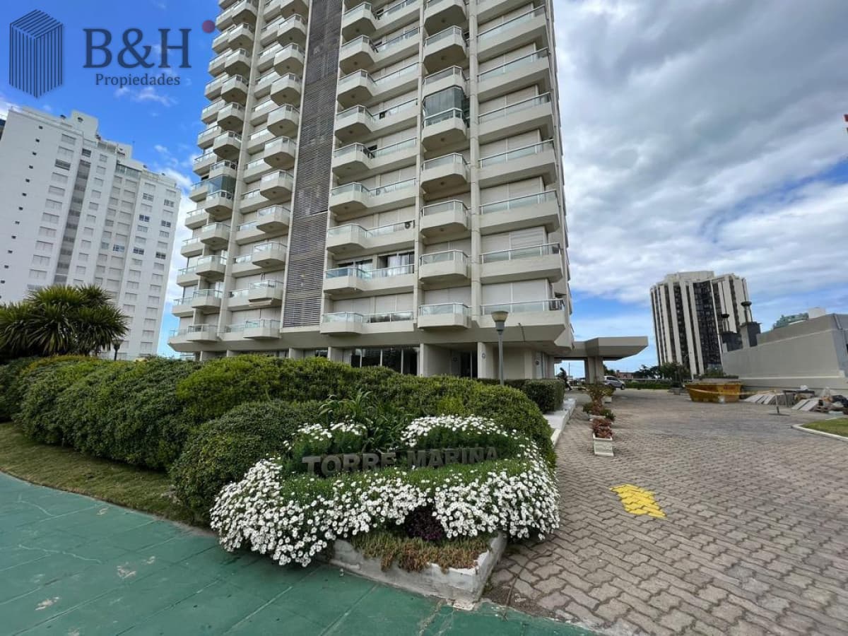 Apartamento 2 1/2 dorm - P 4 playa brava - Punta del Este