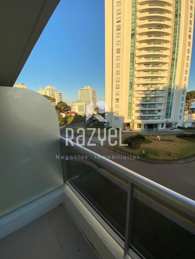 Apto 1 dormitorio en edificio The Point  -