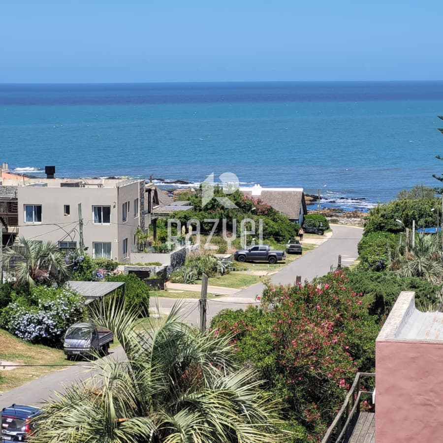 Alquiler anual apto 3 dorm, La Barra.  -