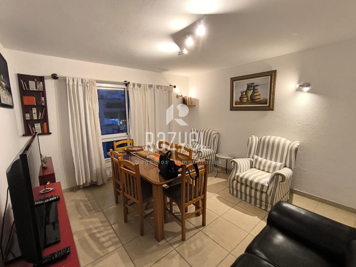 Frente al Mar Alquiler Apto  2 dormitorios.  -