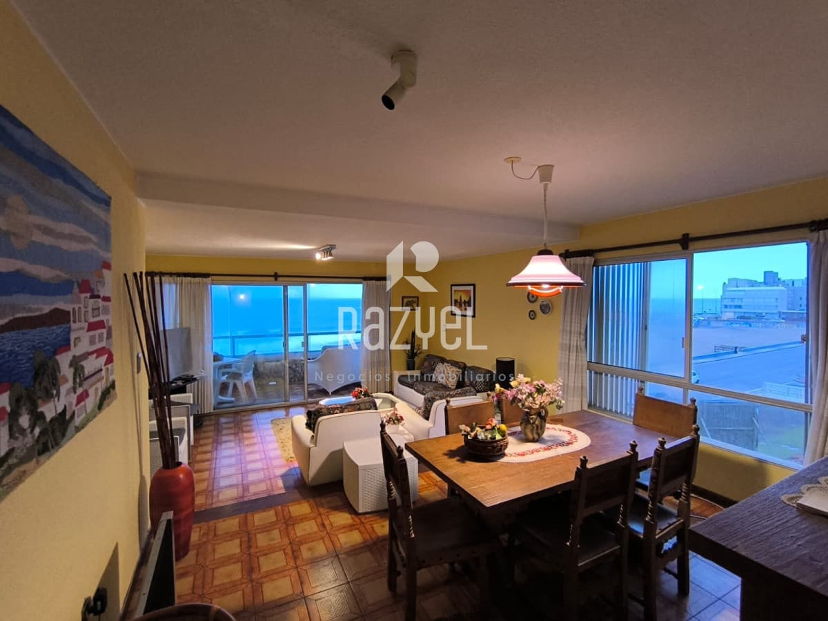 Espectacular alquiler con Vista al Mar. 3 dormitorios.  -