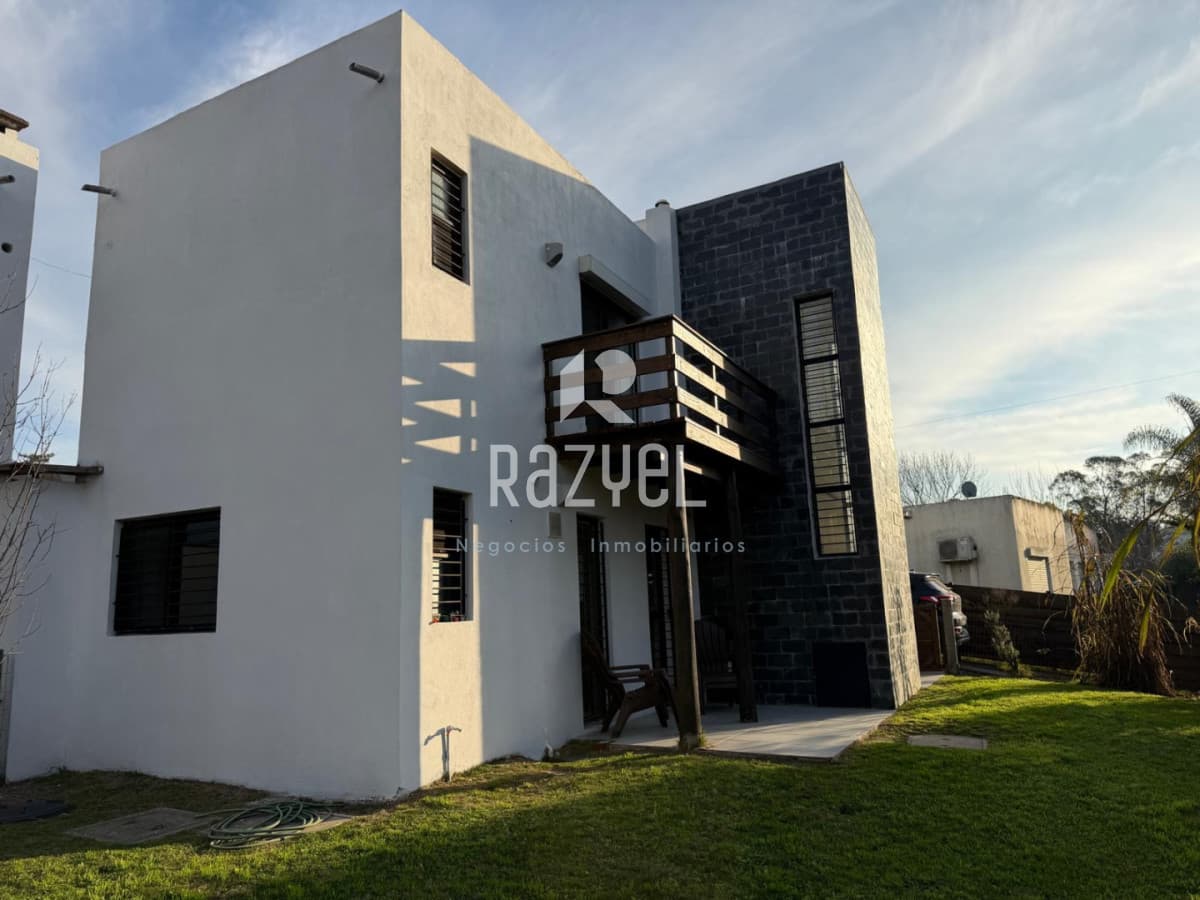 Casa ID.1287 - Casa en venta Pinares 4 dormitorios