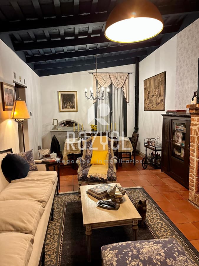Casa ID.1258 - Casa histórica reciclada del siglo XIX ,3 dormitorios + salón independiente . San Carlos