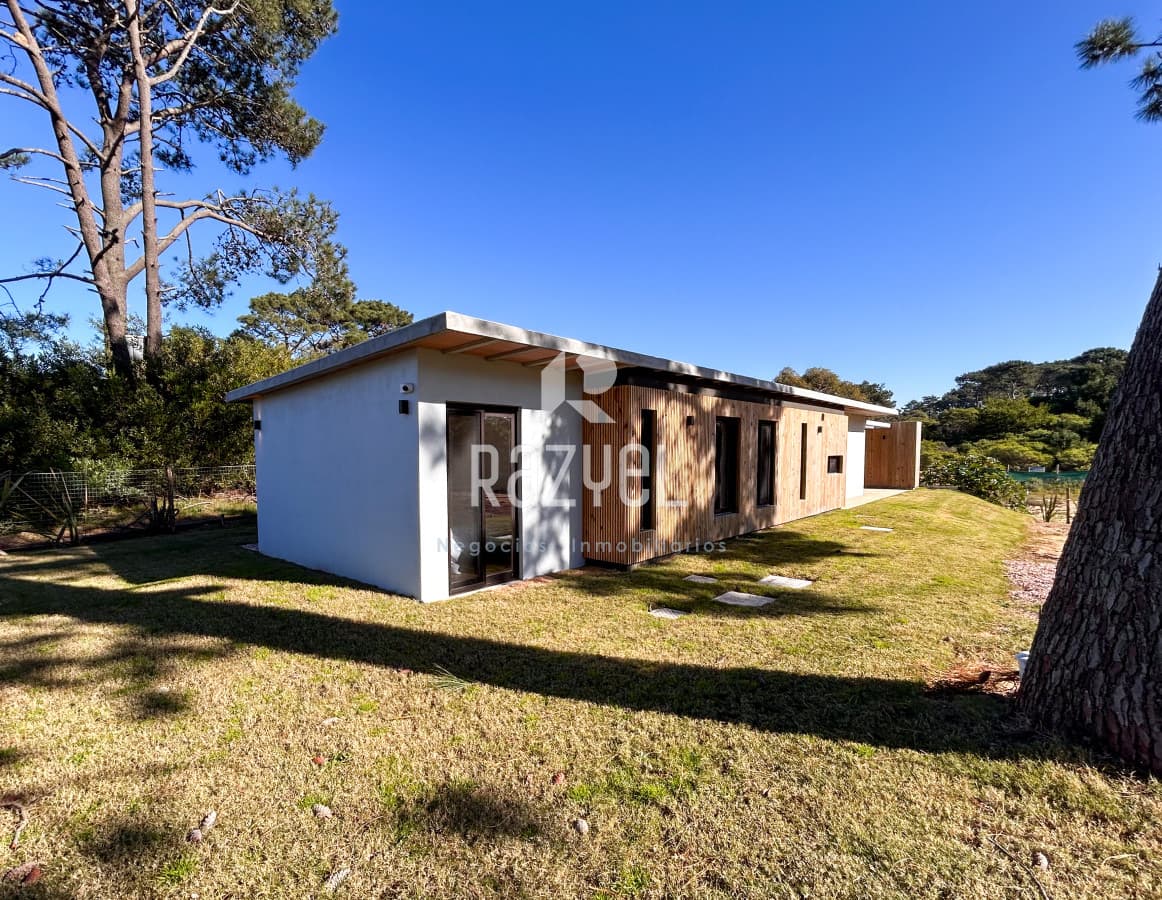 Casa ID.1020 - Casa en venta Club del Lago, Punta Ballena