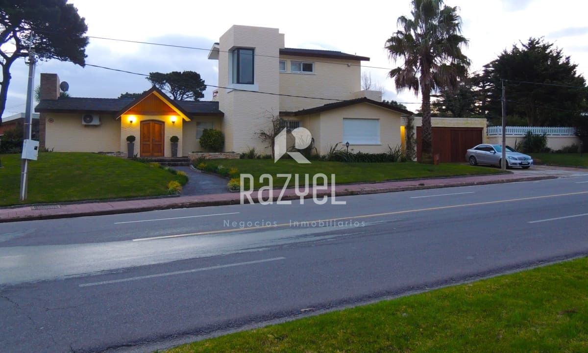Casa ID.768 - Hermosa casa de 4 dormitorios