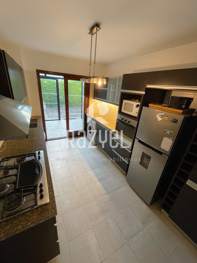 ALQUILER ANUAL CASA 4 DORMITORIOS   -