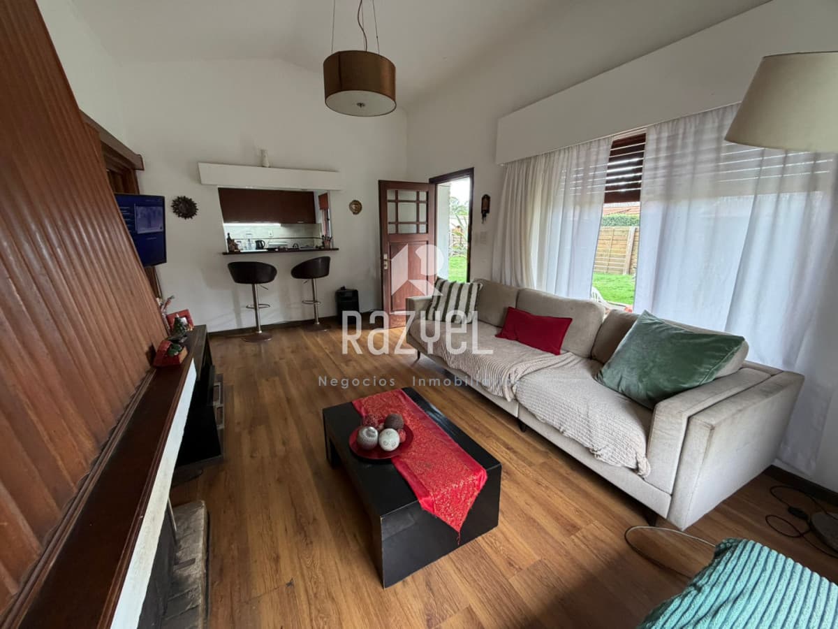 Casa ID.1265 - Hermosa casa en venta en Pinares terreno esquinero