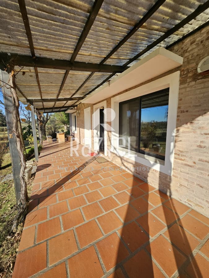 Chacra en alquiler anual 2,8ha. Casa , piscina , parrillero.  -