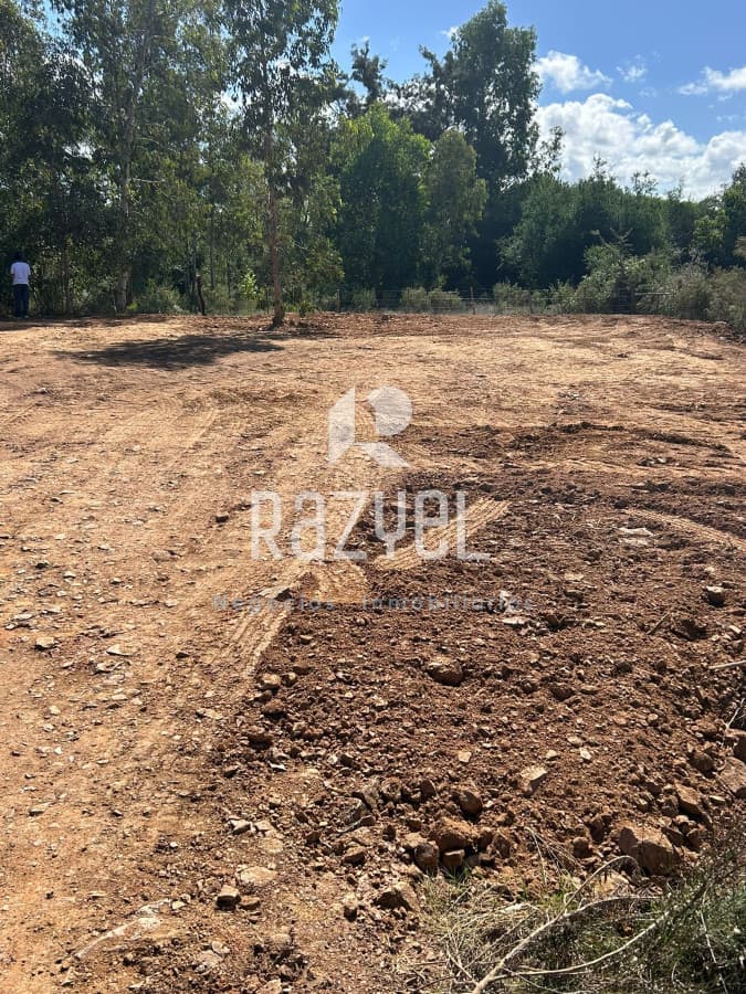 Terreno en pueblo Edén   -