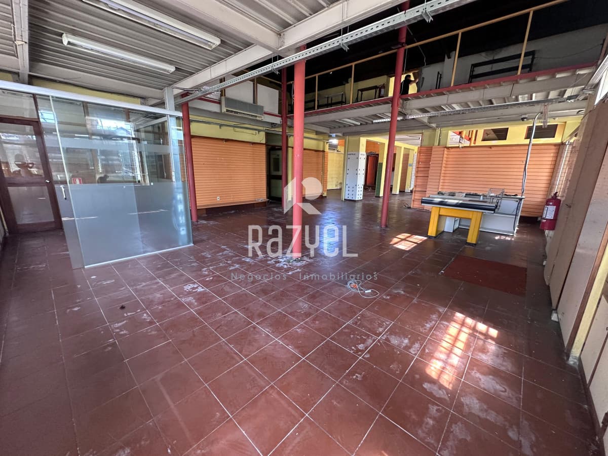 Alquiler Local 550 m² en Centro de Maldonado.  -