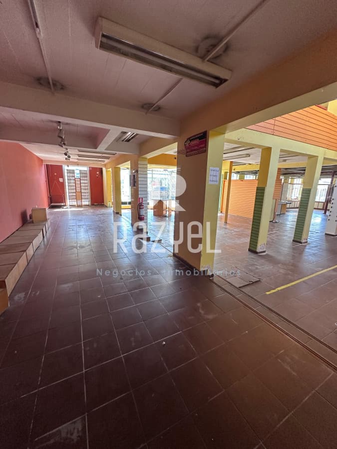 Alquiler Local 550 m² en Centro de Maldonado.  -