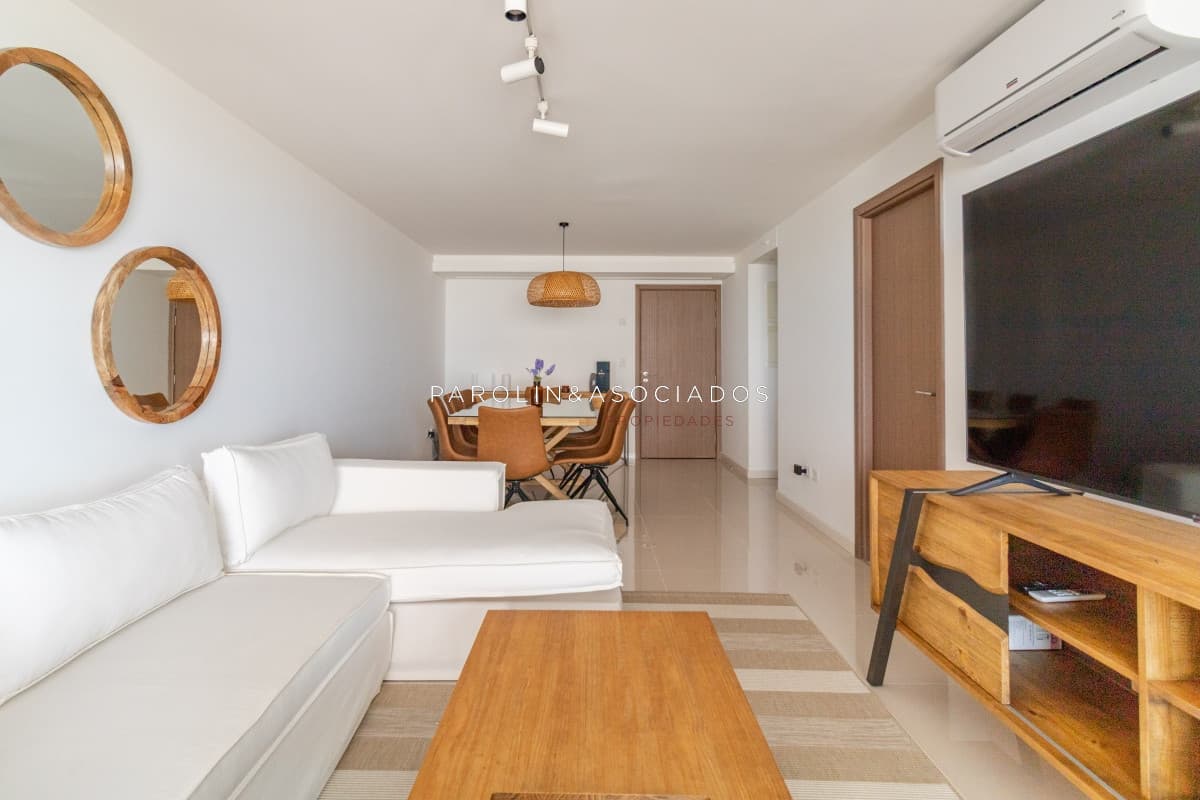 Apartamento en venta de 3 dormitorios en Look Brava, Punta del Este.
