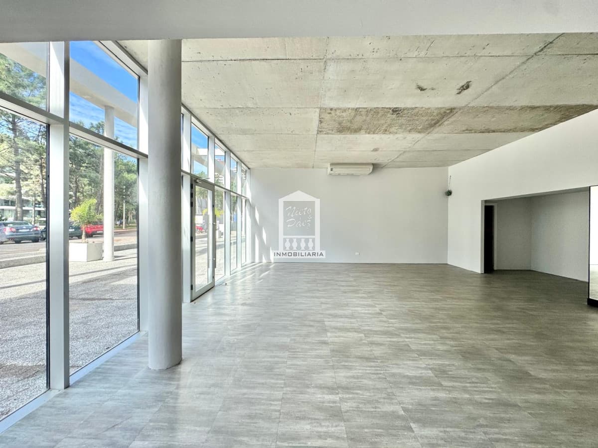 Local comercial en Av. Roosevelt