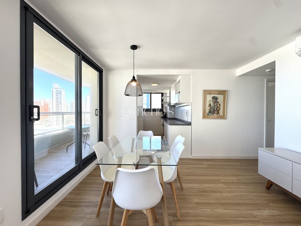 Apartamento En Venta de 2 Dormitorios - Playa Brava - Punta del Este