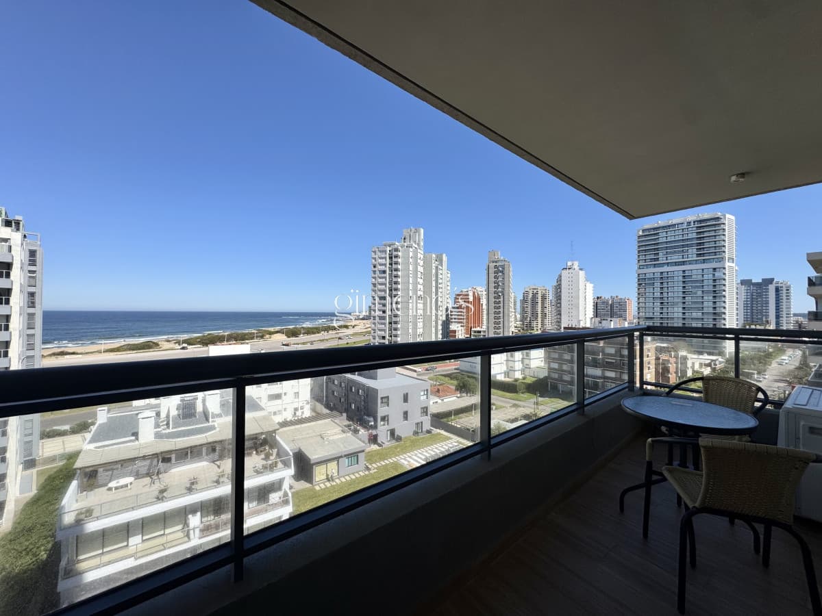 Apartamento En Venta de 2 Dormitorios - Playa Brava - Punta del Este