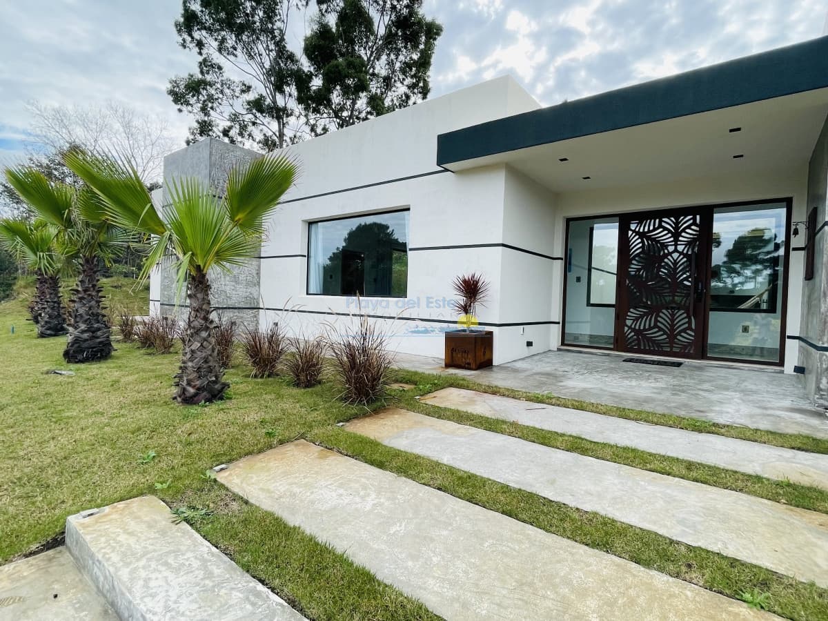 Hermosa casa en Acres de Solanas - Inmobiliaria Playa del Este